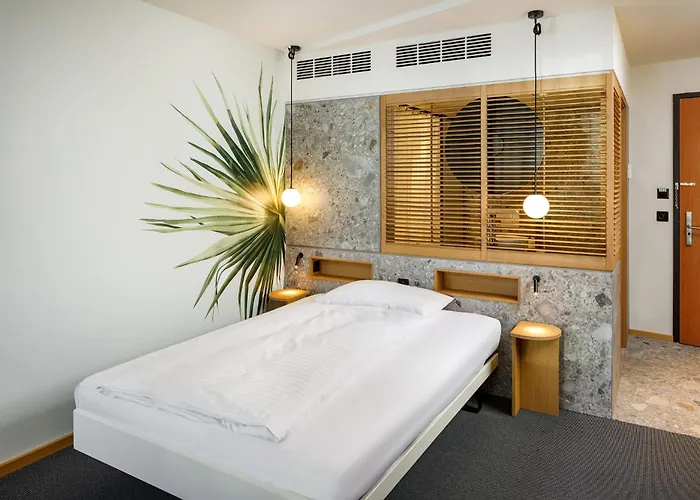 酒店 Alpha By Fassbind 4*